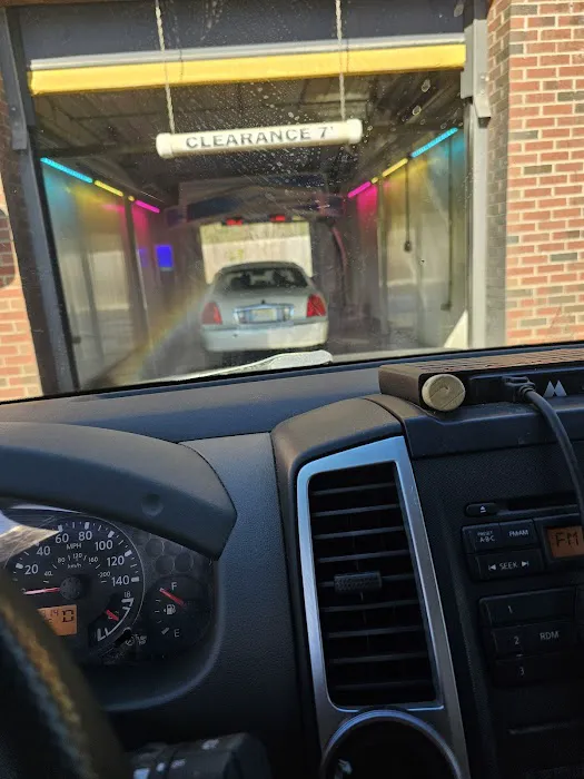 The Gallatin Carwash Picture 2