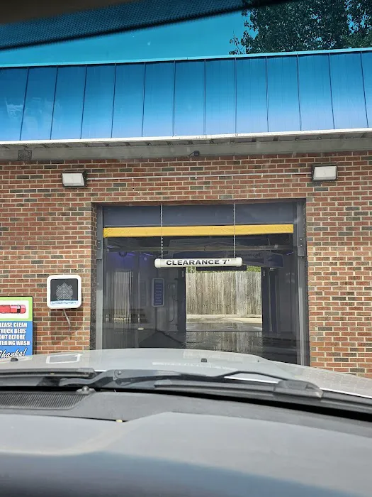 The Gallatin Carwash Picture 5