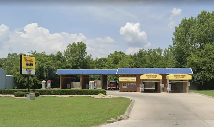 The Gallatin Carwash Picture 10