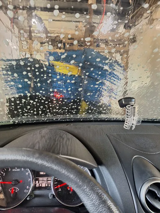 Mister Car Wash Picture 10
