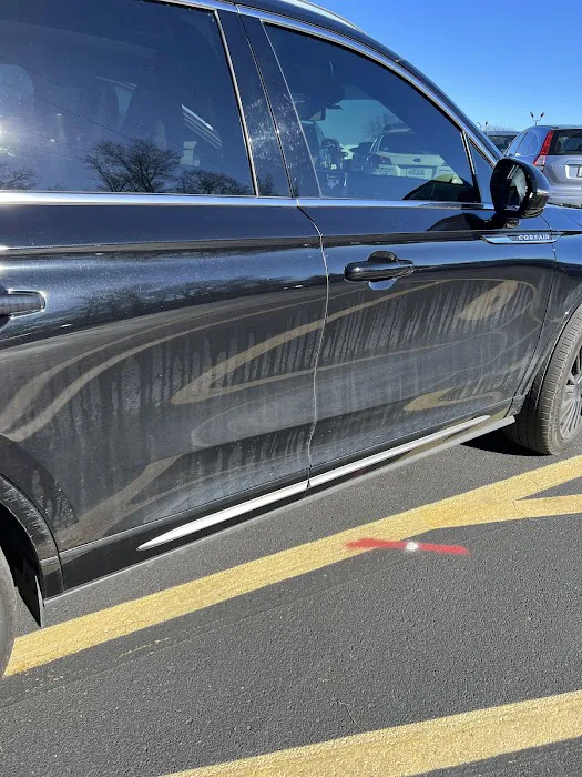 Wash-N-Shine Carwash Picture 3