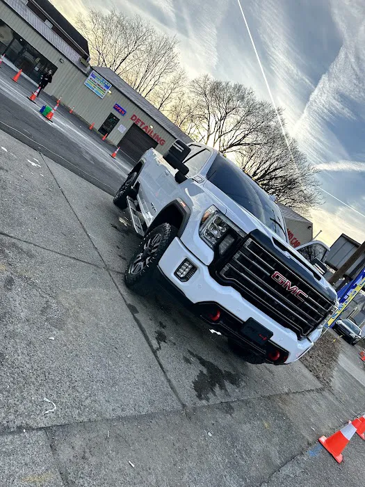 HAND Car Wash Picture 3