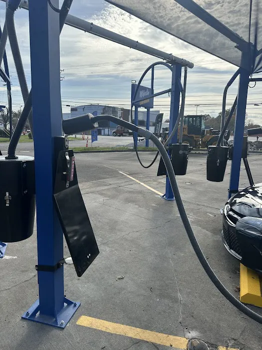 Whistle Express Car Wash Picture 4