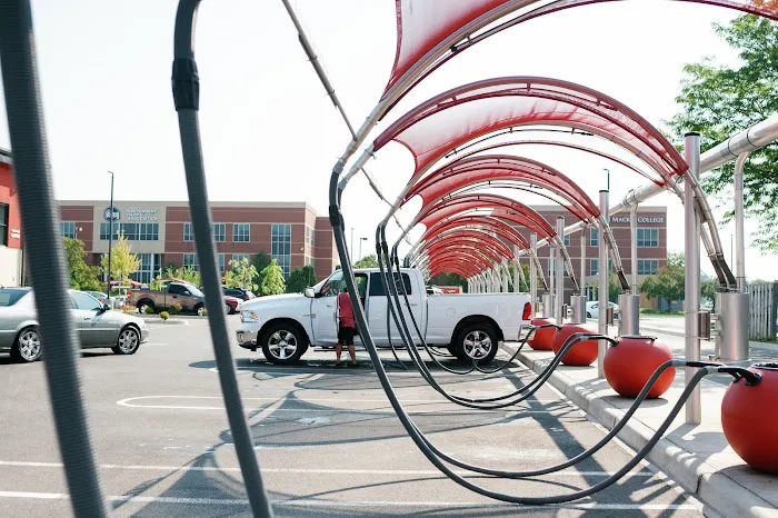 Whistle Express Car wash Picture 6