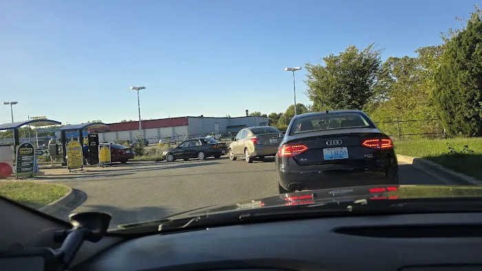 Whistle Express Car wash Picture 7