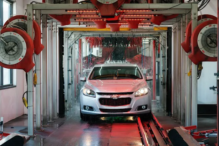 Whistle Express Car wash Picture 8