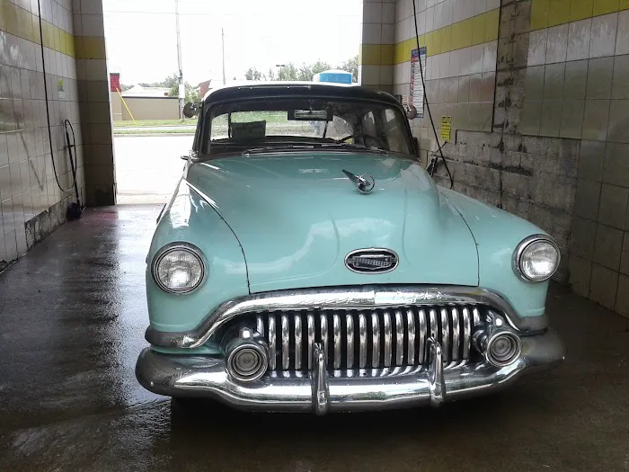 Wash-N-Shine Car Wash Picture 5