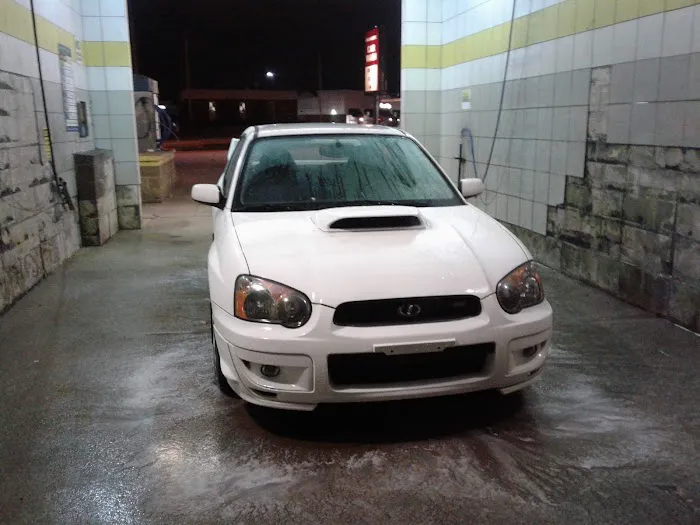 Wash-N-Shine Car Wash Picture 2