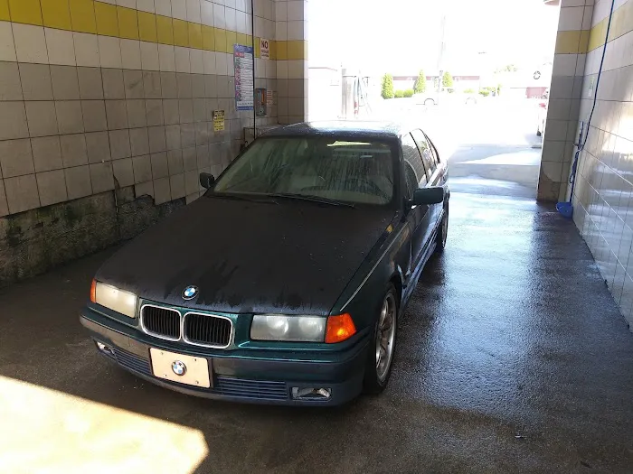 Wash-N-Shine Car Wash Picture 8