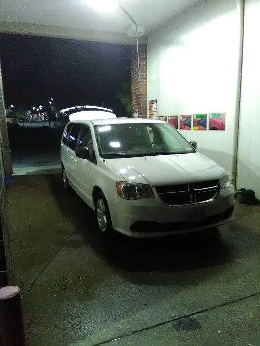 Moby's Auto Spa Picture 4