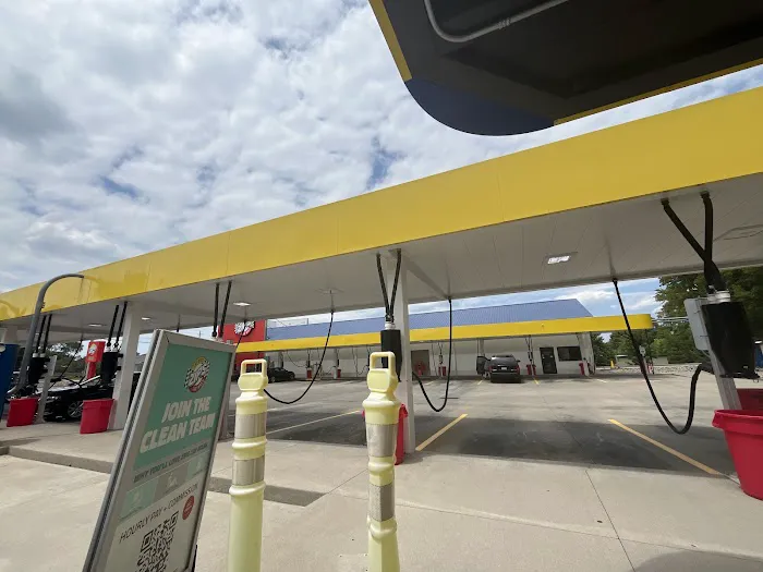 Zips Car Wash Picture 4