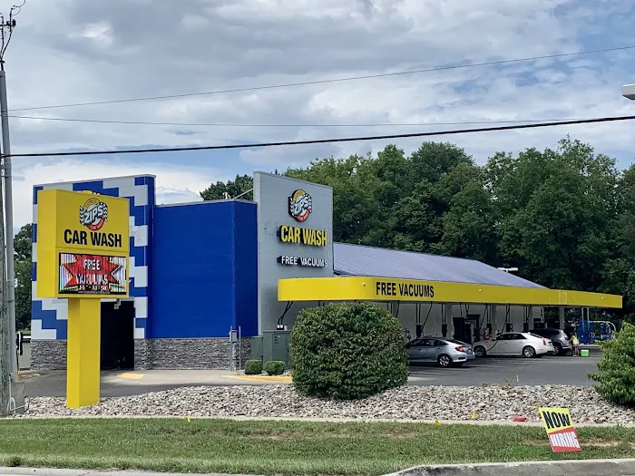 Zips Car Wash Picture 8