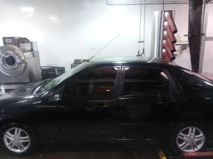 Clementine's Carwash Picture 9