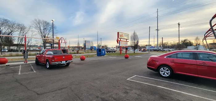 Clementine's Carwash Picture 8