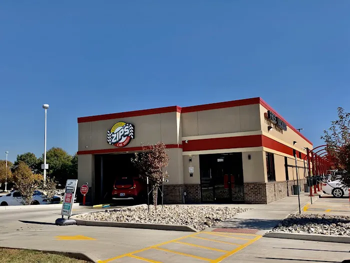 Zips Car Wash Picture 4