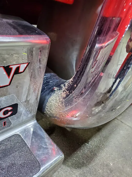 Diamond Truck & trailer Wash Picture 7