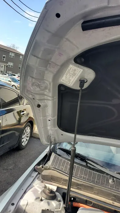 Deno's Car Wash Picture 10