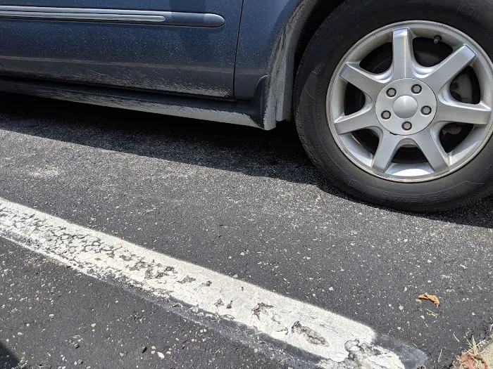 Deno's Car Wash Picture 6