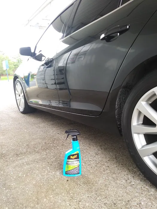 Deno's Car Wash Picture 2