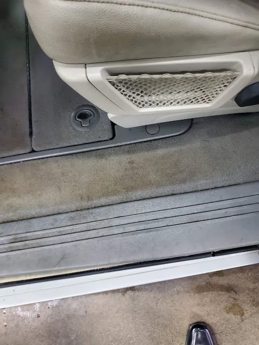 Fuller's Carwash & Detail Center Picture 7