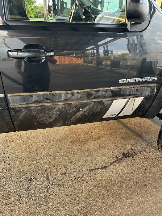 Fuller's Express Carwash Picture 5