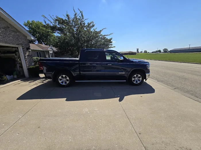 Tidal Wave Auto Spa | Car Wash Picture 1