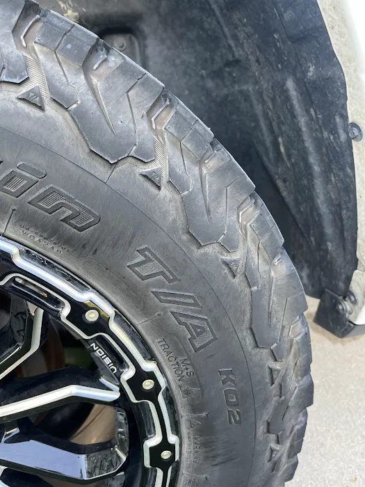 Tidal Wave Auto Spa | Car Wash Picture 6