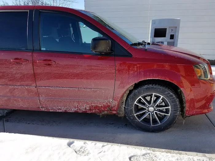 G & L Carwash Picture 2