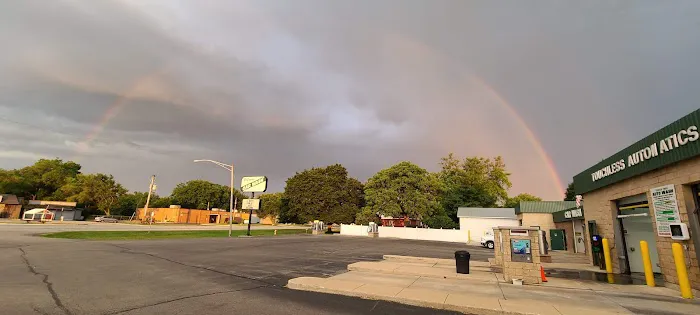 G & L Carwash Picture 9