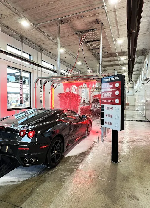 Encore Car Wash Picture 2