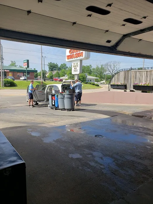 Red Carpet Car Wash Picture 6