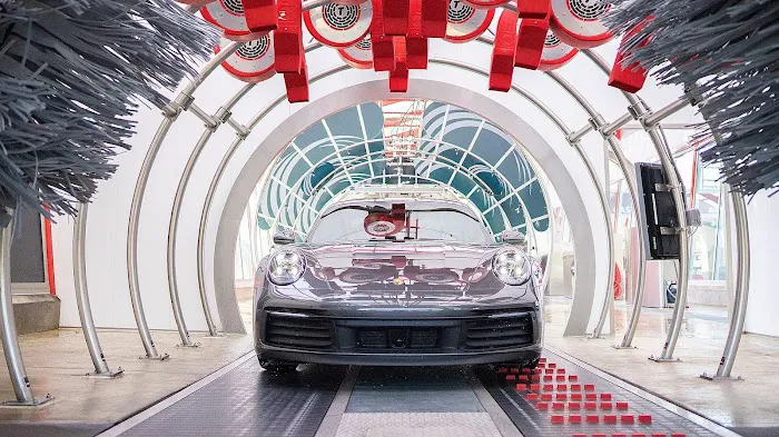 Tommy's Express® Car Wash Picture 3