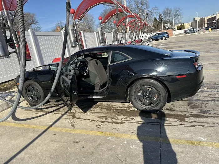 Tommy's Express® Car Wash Picture 9