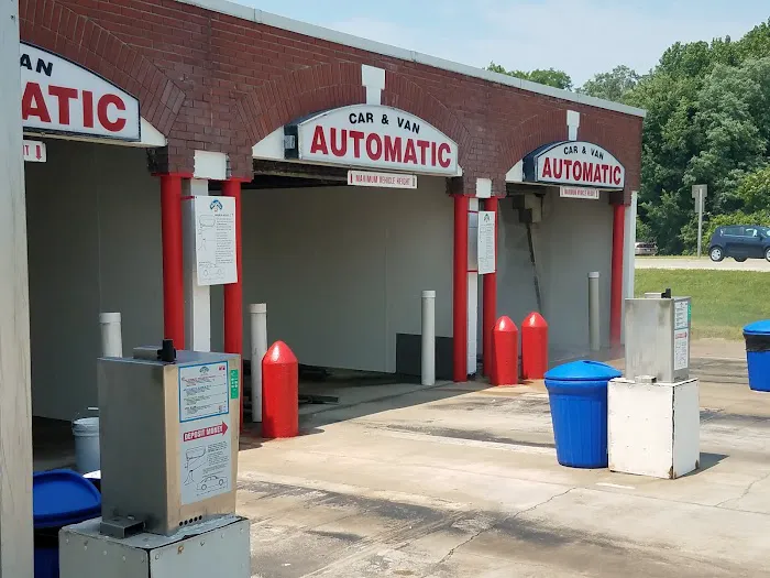 Waterworks Car Wash Picture 3
