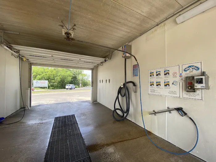 Waterworks Car Wash Picture 5