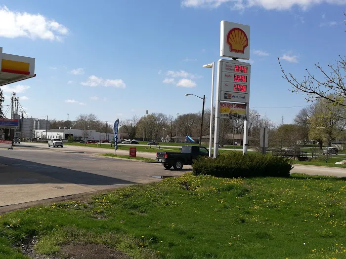 Stop 24 CAR WASH Picture 2