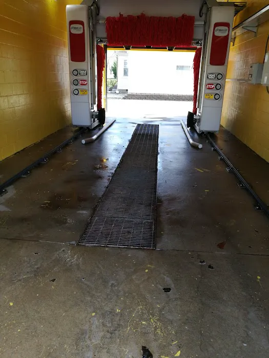 Stop 24 CAR WASH Picture 1