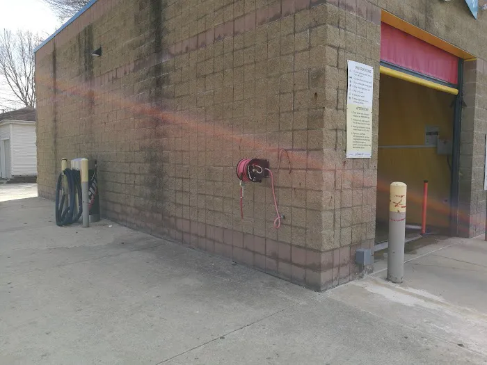 Stop 24 CAR WASH Picture 6