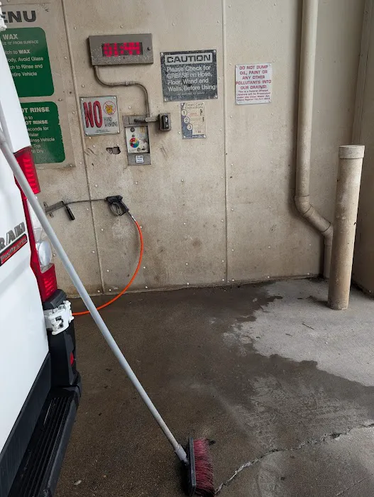 JH Car Wash Pekin Picture 3