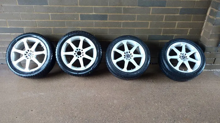 Sparkle Brite Car Wash Picture 1