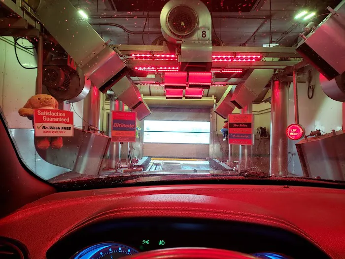 Crew Carwash Picture 3