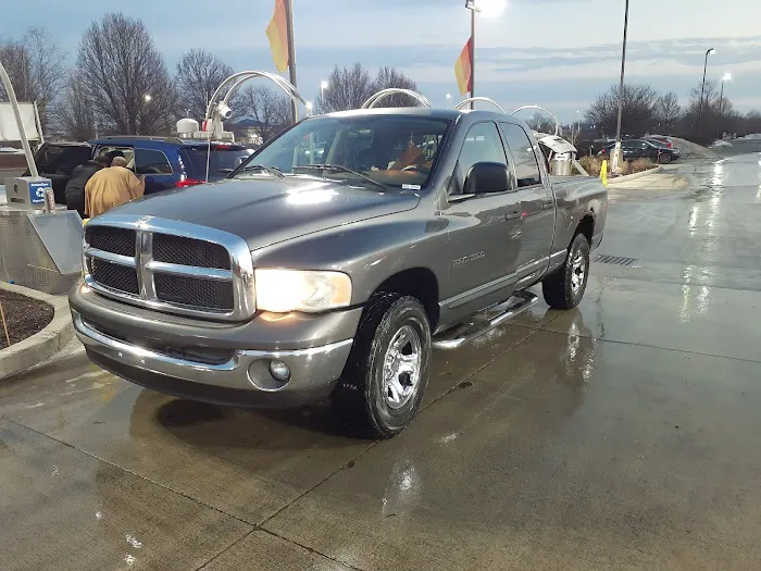Crew Carwash Picture 7