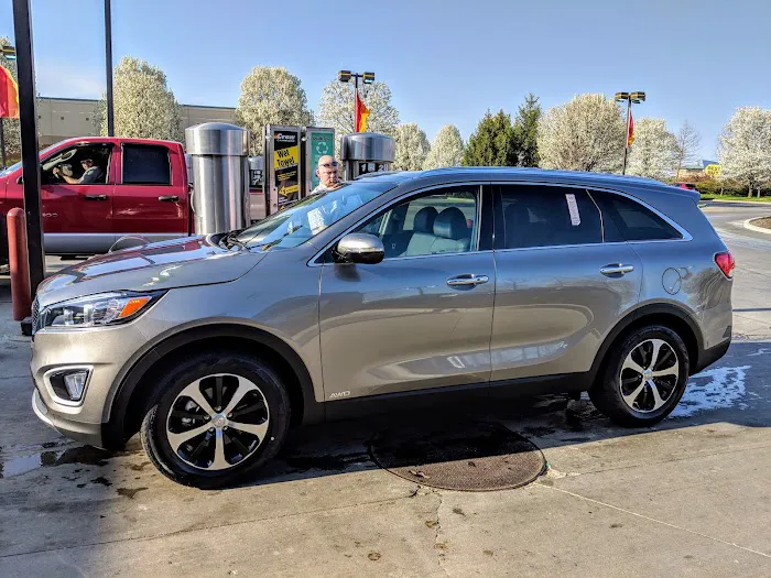 Crew Carwash Picture 8