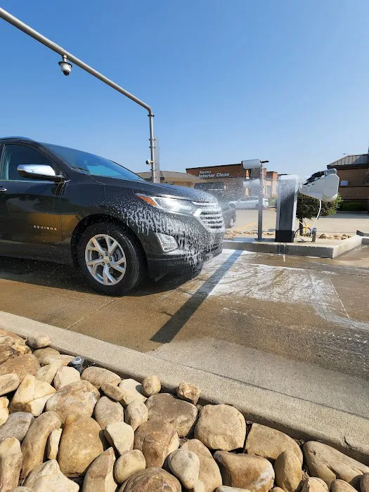 Crew Carwash Picture 8