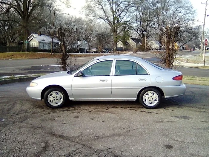Skrubbs Car Wash Picture 3