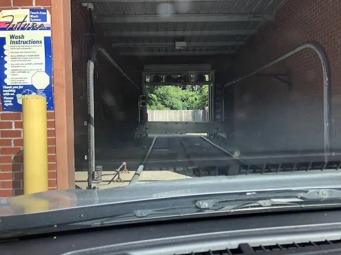 Skrubbs Car Wash Picture 5