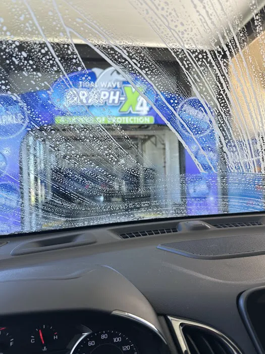 Tidal Wave Auto Spa | Car Wash Picture 4