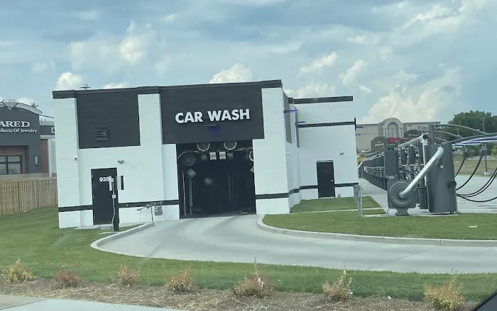 Wash N' Roll Car Wash - Goodlettsville, TN Picture 10