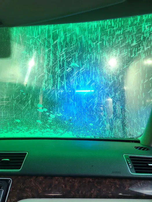 Camel Express Car Wash Picture 4