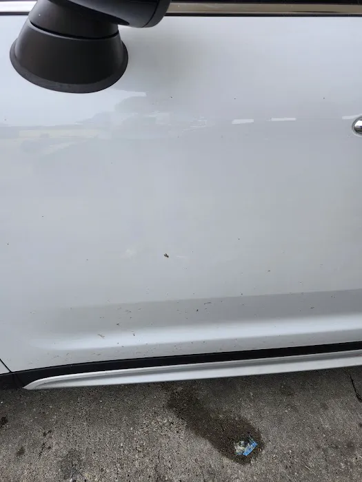 Automatic & Self Service Car Wash Picture 3